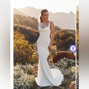 KATIE MAY wedding dress size M. Worn only once. EXCELLENT CONDITION.